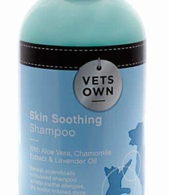 Vets Own Skin Soothing Shampoo with Aloe Vera, Chamomile Extract & Lavender Oil (250ml)