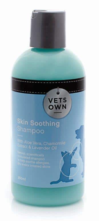 VETS OWN SKIN SOOTHING SHAMPOO with Aloe Vera, Chamomile Extract & Lavender Oil 250ml